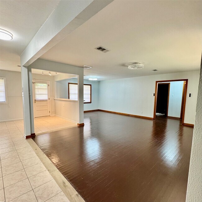 Foto del edificio - 1701 Gillette St