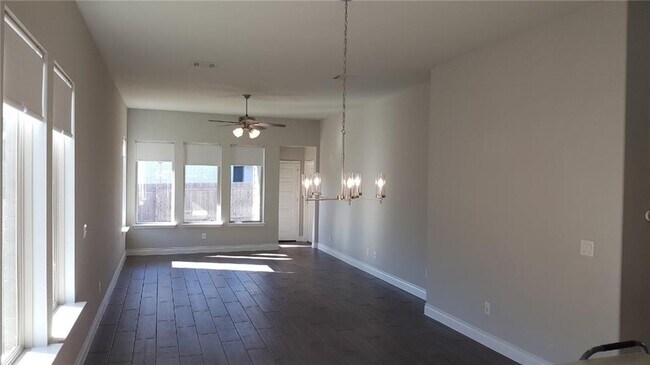 Building Photo - 212 Freeman Loop