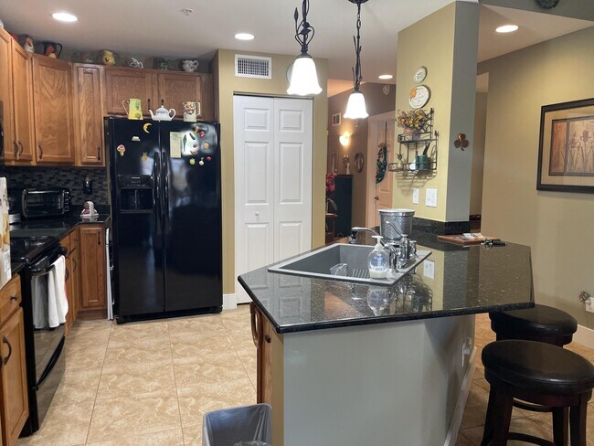 Building Photo - 13570 Mystic Dr