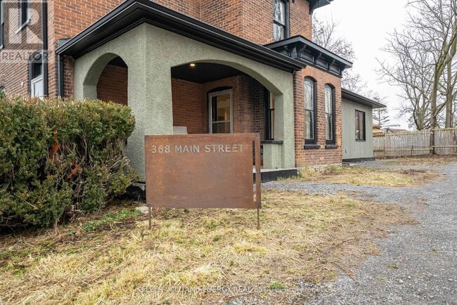 Building Photo - 368 PICTON MAIN St