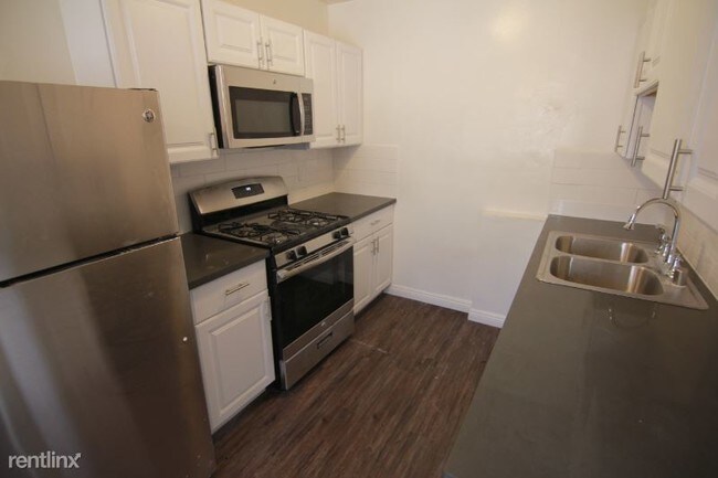 Building Photo - 1841 S Curson Ave