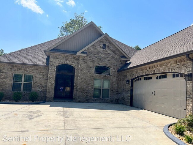 Building Photo - 4 br, 3.5 bath House - 101 Wessex Drive