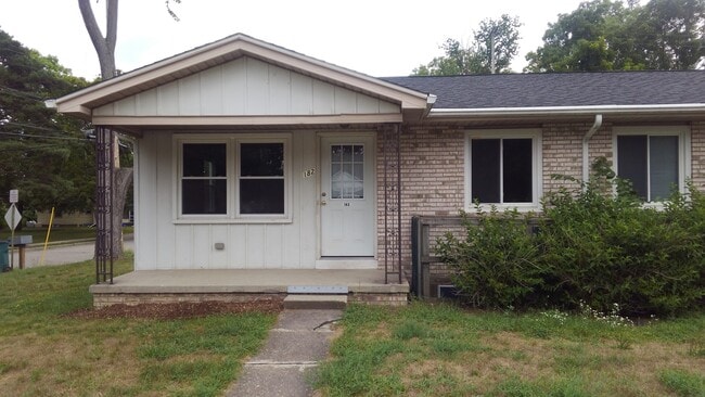 Building Photo - 182 Stoddard Ave