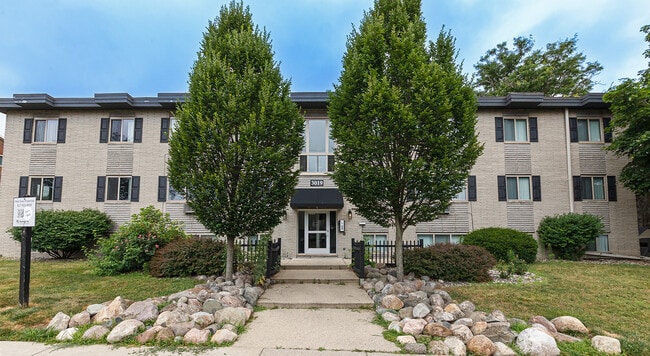 Primary Photo - MadGrey Apartments