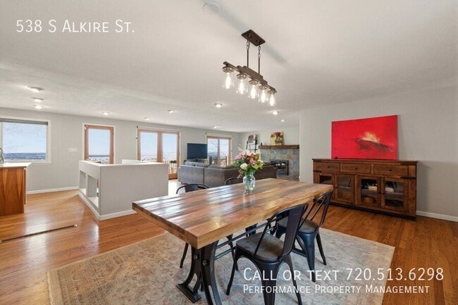 Building Photo - 538 S Alkire St