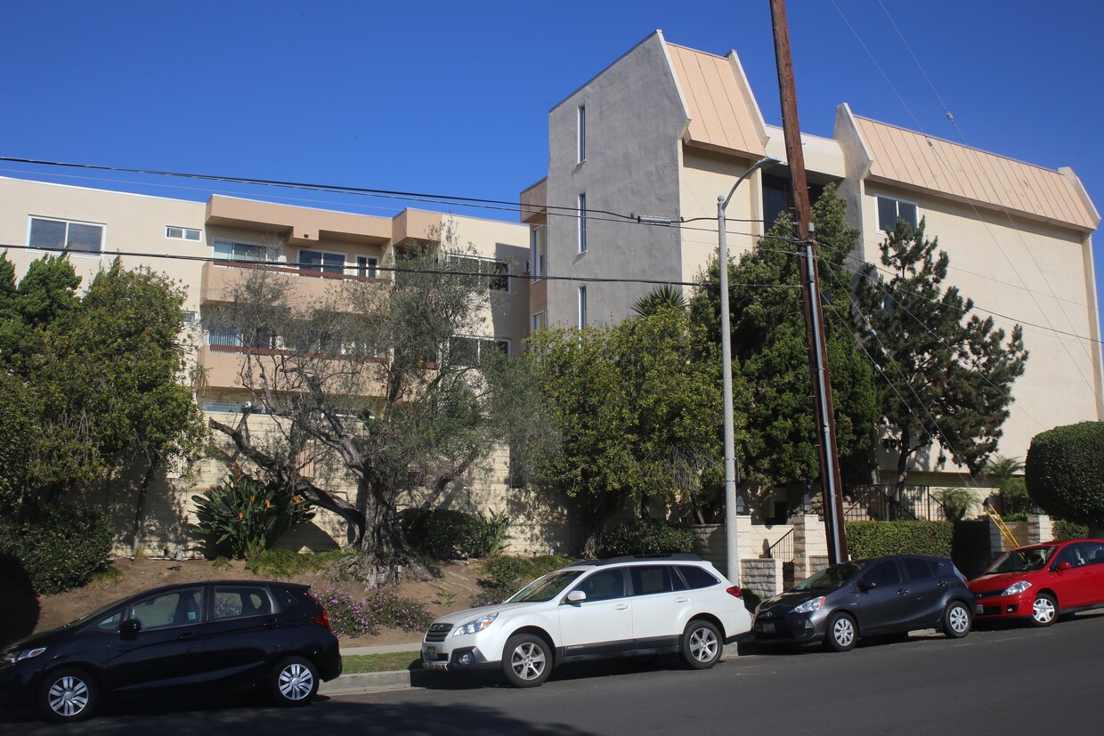8001 Redlands St Unit 201, Los Angeles, CA 90293 Condo for Rent in Los Angeles, CA
