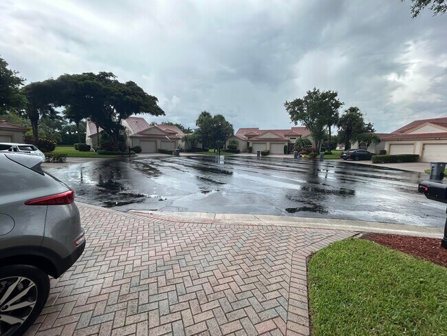 Building Photo - 7922 Sandy Pointe Dr