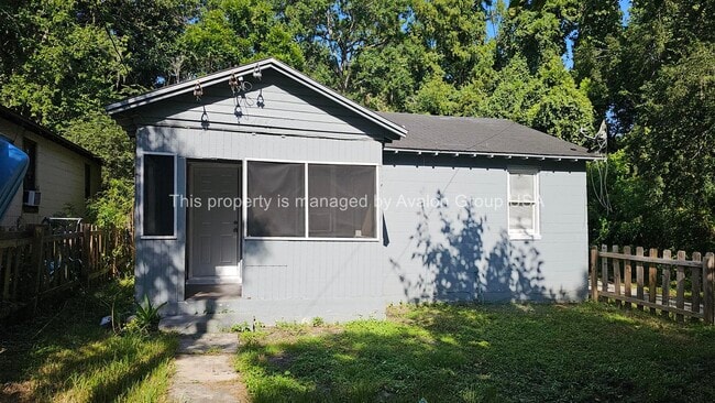 Building Photo - 4066 Walnut St