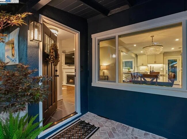 Building Photo - 161 Maiden Ln