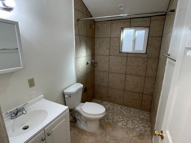 Building Photo - Edison - Sethi