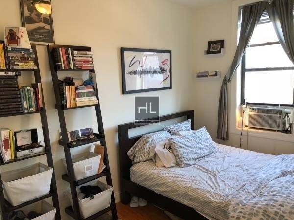 Foto del edificio - 301 W 22nd St