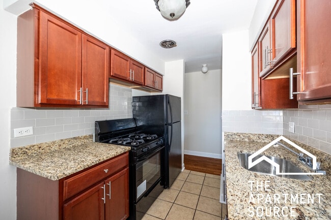 Foto del edificio - 6011 N Winthrop Ave