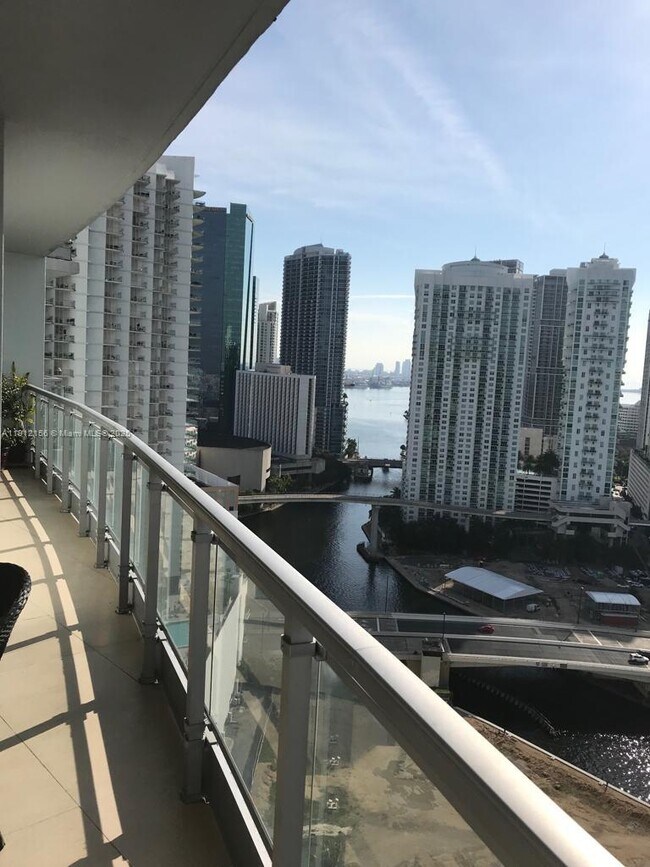 Foto del edificio - 90 SW 3rd St