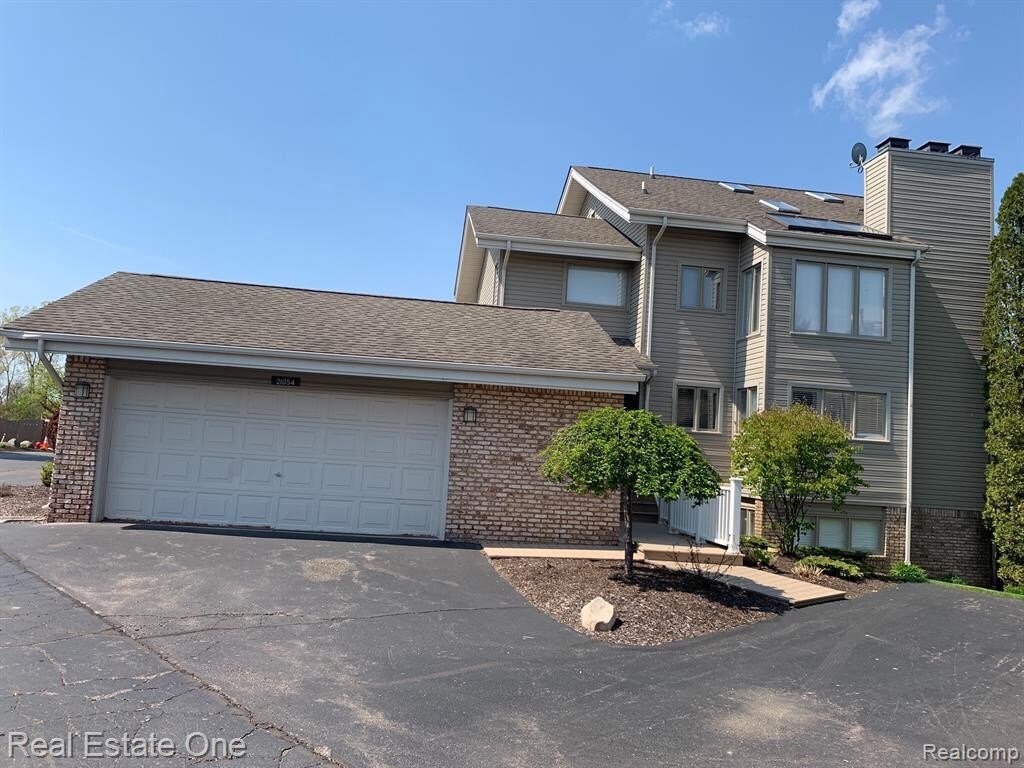 Primary Photo - 21054 Boulder Cir