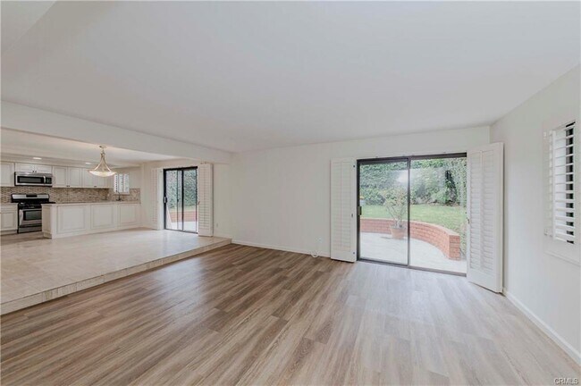 Building Photo - 1113 Steinhart Ave