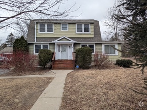 Building Photo - 604 Wilmot Ave