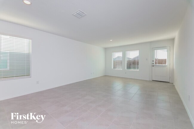 Building Photo - 153 Boxberry Wy
