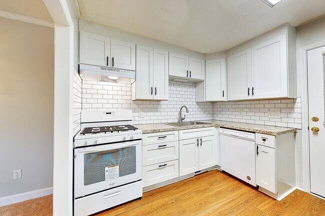Kitchen - 6710 Martha Melvin Rd