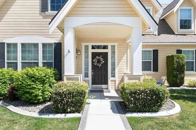 Foto del edificio - ** $500 OFF SPECIAL ** Craftsman Style Tow...