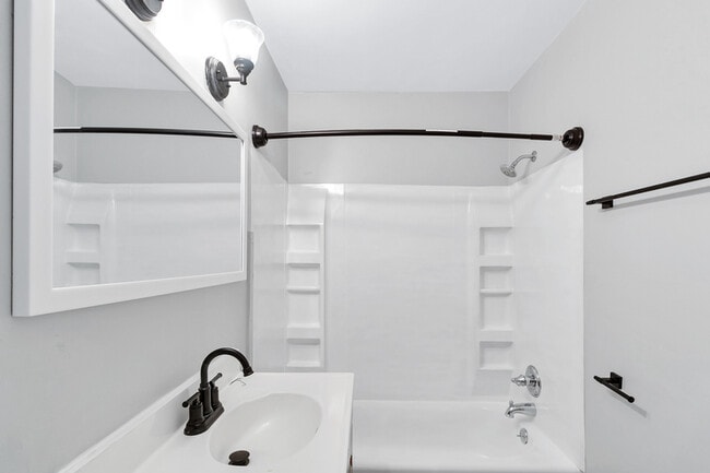 Building Photo - 325 Arbor Ave