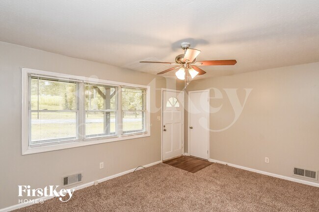 Foto del edificio - 2836 Bomar Rd