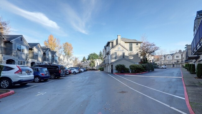 Photo - Luxury 2BR 2.5BA Townhouse Style Condo @ Lochshire on Forbes Creek