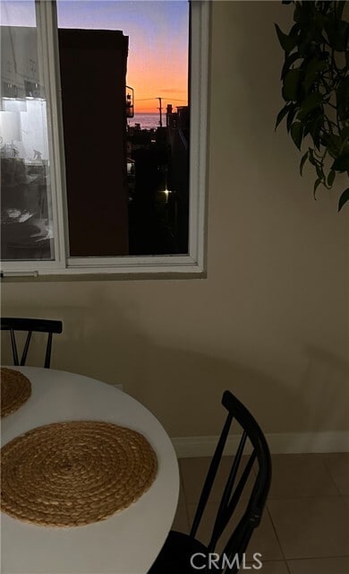 Foto del edificio - 607 Loma Dr