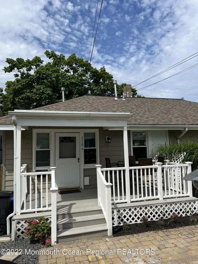 110 11th Ave Unit Rear West, Belmar, NJ 07719 Room for Rent in Belmar, NJ