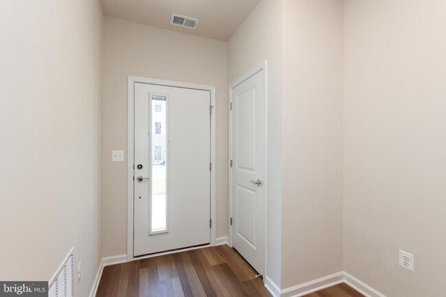 Foto del edificio - 3391 Watershed Blvd