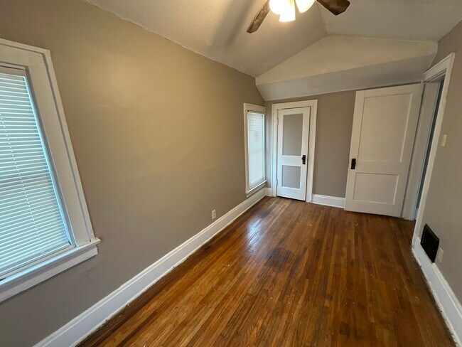 Foto del edificio - 17 N Roys Ave