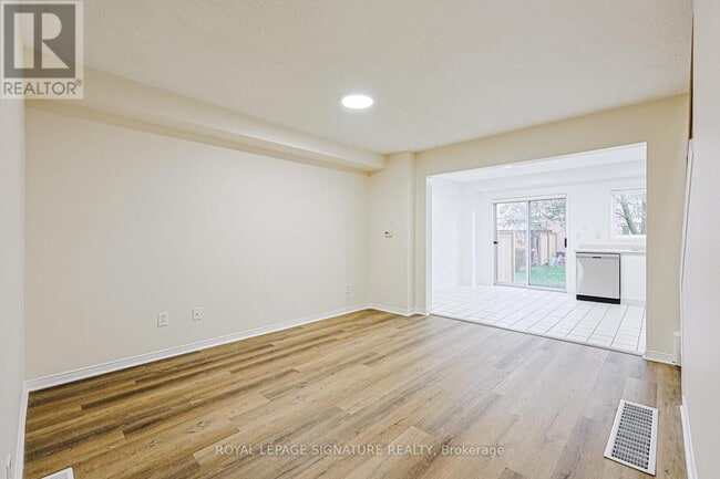 Building Photo - 3 Pleasantview Ave