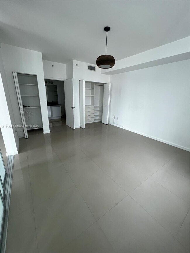 Foto del edificio - 90 SW 3rd St