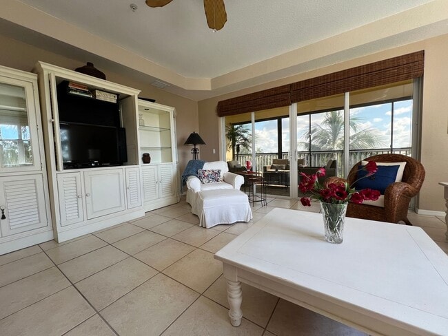 Building Photo - Furnished/Short Term Rental ** Available 5/1/26 ** 3 Bed/2 Bath Condo ** Punta Gorda ** $2,750/mo...