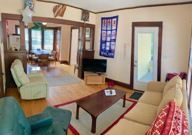 Foto del edificio - 1325 St James Ct