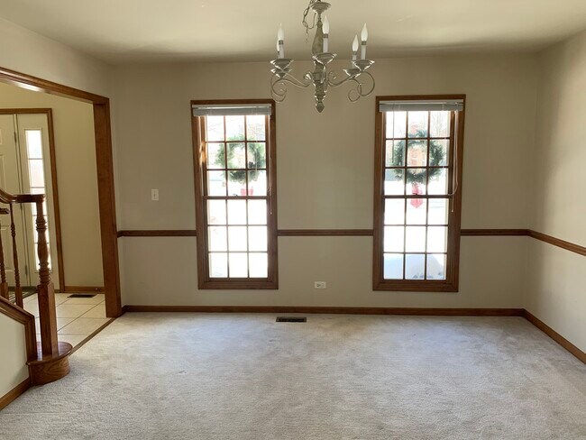 Building Photo - 428 Millcreek Ln