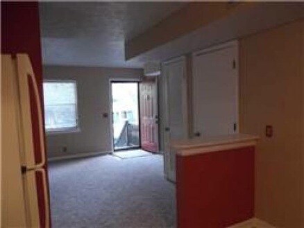 Building Photo - Sylvan Park!!