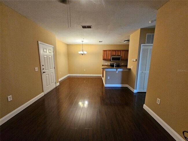 Foto del edificio - 6151 Metrowest Blvd