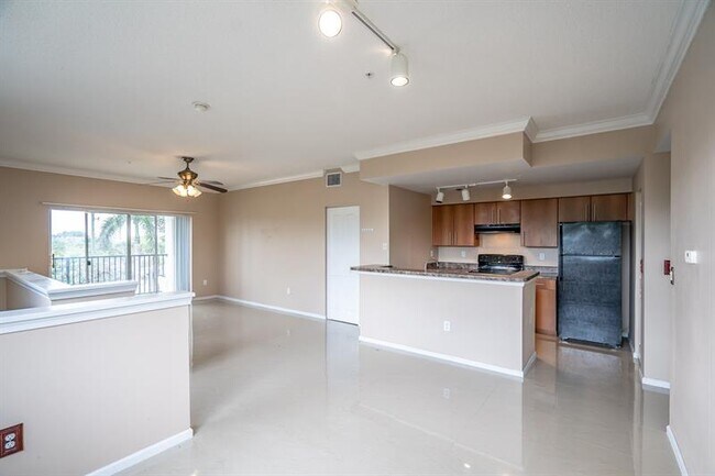 Foto del edificio - 5800 W Sample Rd
