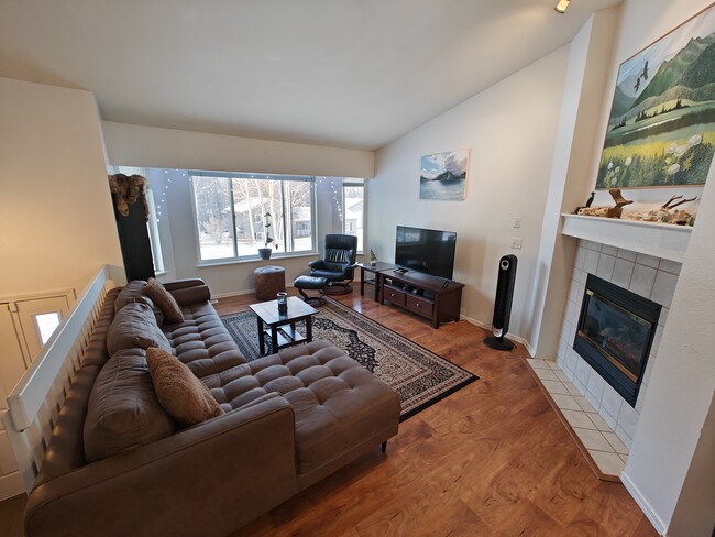 Building Photo - 2141 N Midtown Dr