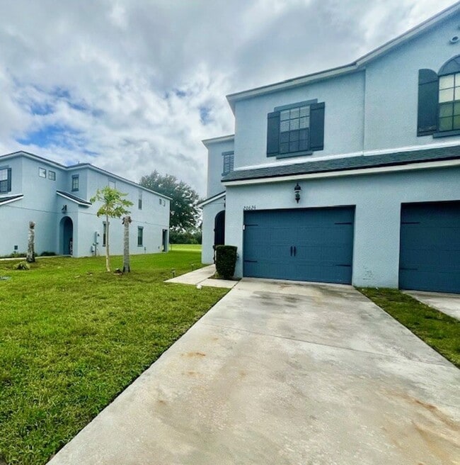 Building Photo - Move IN NOW! Amazing views- Corner 2 story...