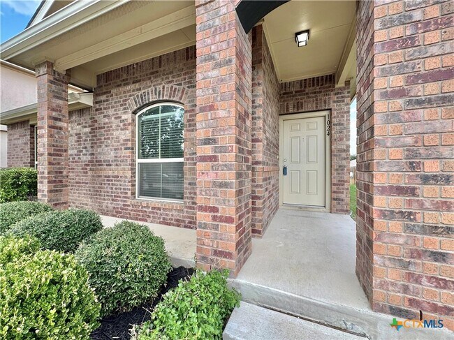 Foto del edificio - 1024 Britt Ln