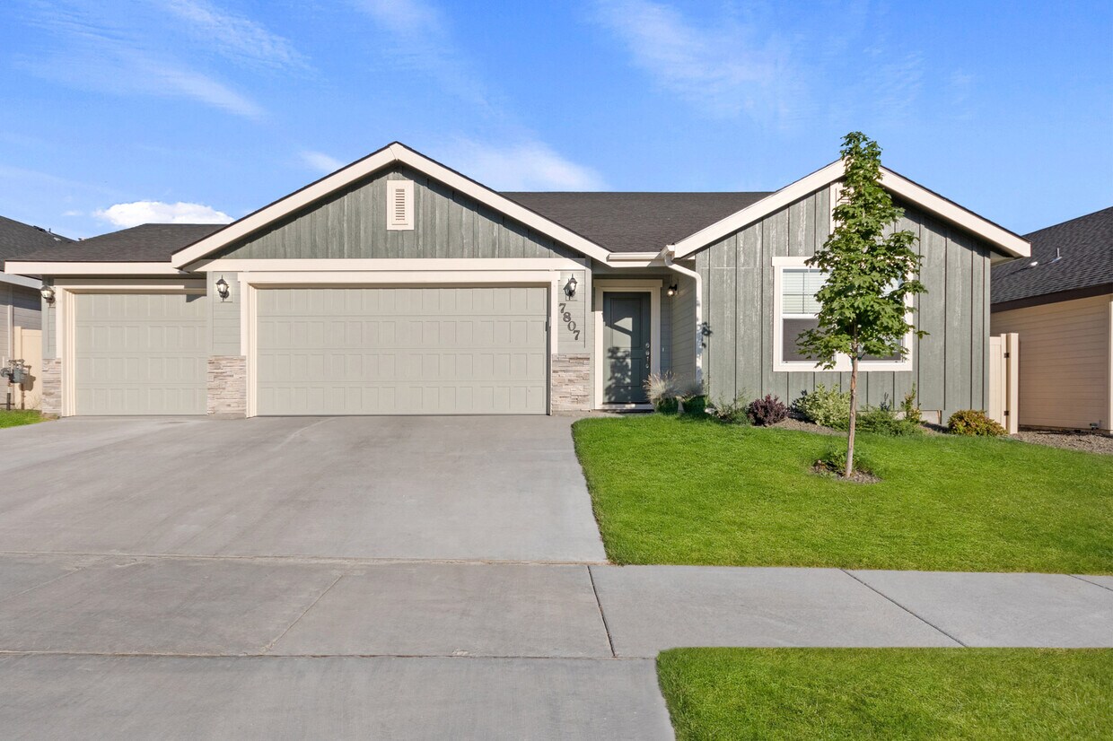 Primary Photo - 7807 S Dewberry Way