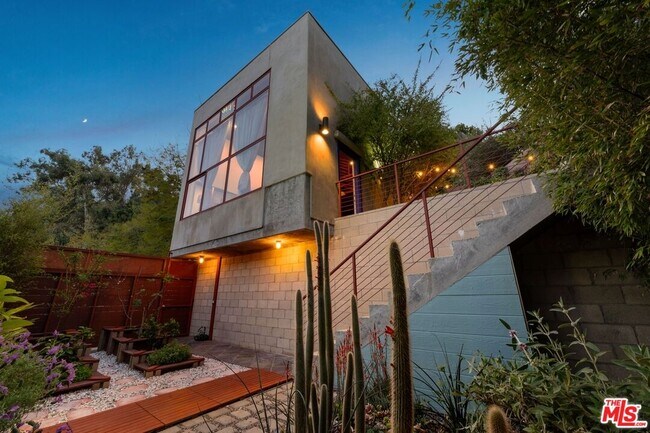 Building Photo - 2222 Bancroft Ave