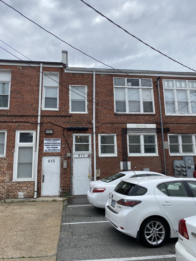 Photo - 813 W Broad St Apartments