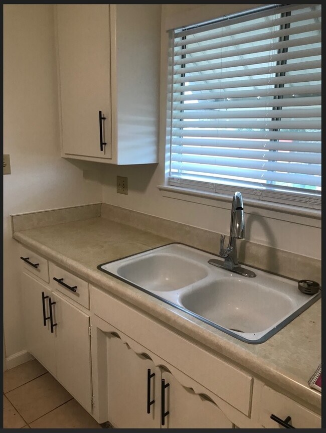 431 E 9th St, Lincoln, CA 95648 Townhome Rentals in Lincoln CA