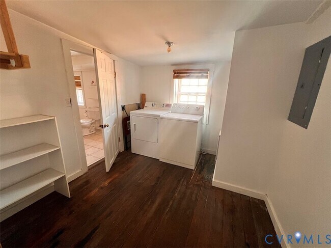 Foto del edificio - 250 N Sycamore St