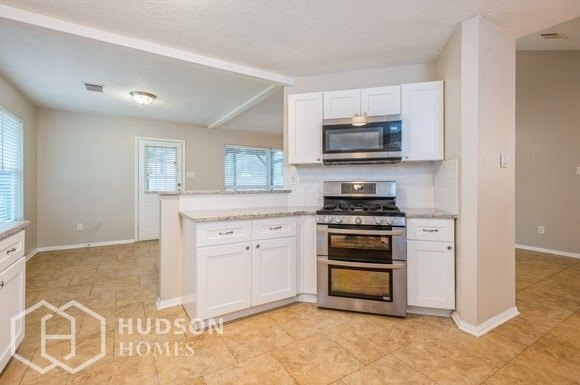 Foto del edificio - NOW AVAILABLE! 31123 Silver Village Dr, Sp...