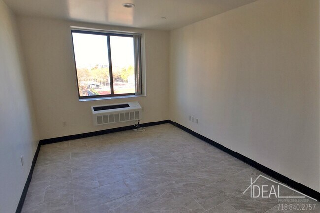 Building Photo - 463 Winthrop St