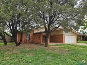 Building Photo - 2300 Moberly Dr
