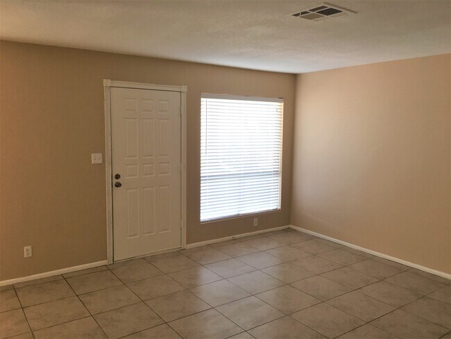 Foto del edificio - **CHARMING 2 BEDROOM/2 BATHROOM PATIO HOME IN CHANDLER (CHANDLER BLVD & COOPER)**